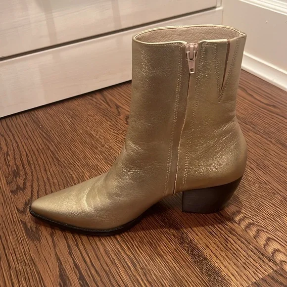 Never worn - Matisse “Caty” Gold Ankle Booties with Sleek Pointed Toe - Size 10 - Picture 2 of 5